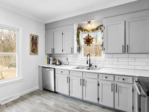 27 Maxie Ave Avenue, Greenville, SC, 29611 | Card Image