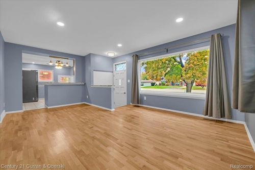 32735 Joy Rd, Westland, MI, 48185-1575 | Card Image