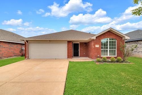 1039 Caliente Dr, Grand Prairie, TX, 75051-5305 | Card Image