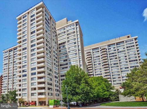2421s-4515 Willard Ave, CHEVY CHASE, MD, 20815-3651 | Card Image