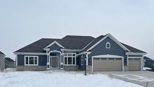 lt175-W221N4564 Timber Court, Pewaukee, WI, 53072 | Card Image