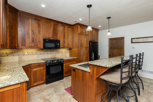 8121 Oak Ridge Dr, Home with 5 bedrooms, 3 bathrooms and null parking in Dexter IA | Image 16