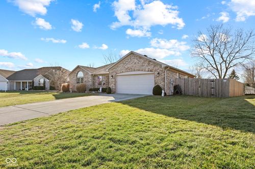 3846 Redbird Trl, New Palestine, IN, 46163-9095 | Card Image