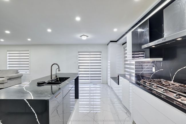 247 Cresthaven Rd, House other with 7 bedrooms, 7 bathrooms and 4 parking in Brampton ON | Image 18