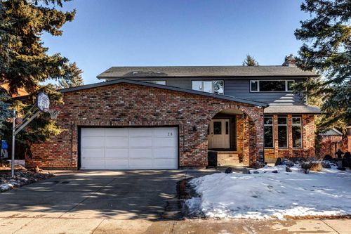 28 Canova Road Sw, Home with 5 bedrooms, 3 bathrooms and 5 parking in Calgary AB | Card Image