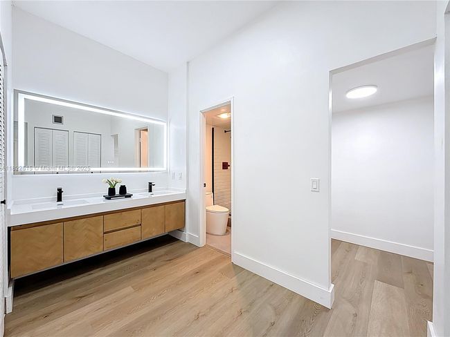 APT-126 - 3731 N Country Club Dr, Condo with 2 bedrooms, 2 bathrooms and null parking in Aventura FL | Image 12