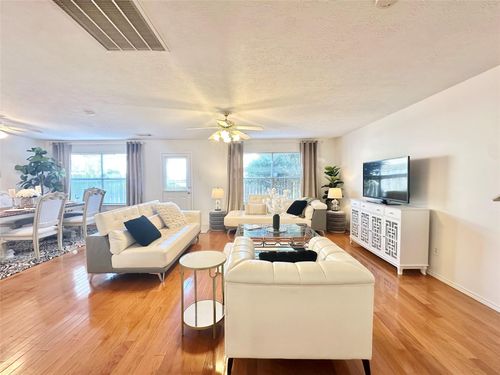 8223 Golf Green Cir, Houston, TX, 77036-4068 | Card Image