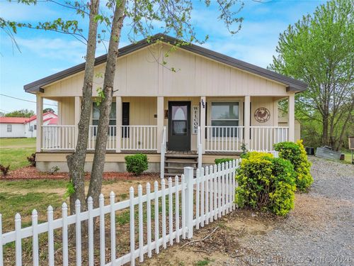 644 S Dewey, Kiowa, OK, 74553 | Card Image