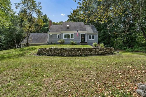 93 Old Nashua Rd, Londonderry, NH, 03053-3870 | Card Image