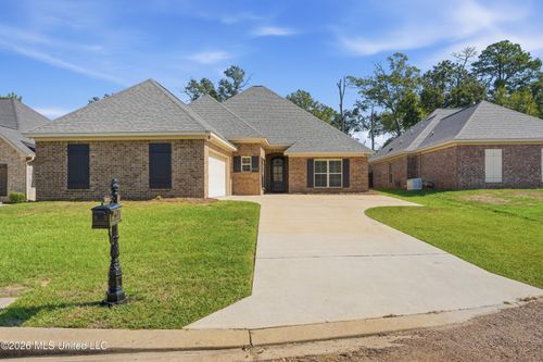 111 Ashley Park Dr, Byram, MS, 39272-6558 | Card Image