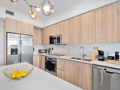 s-304-3900 Biscayne Blvd, Miami, FL, 33137-3760 | Card Image