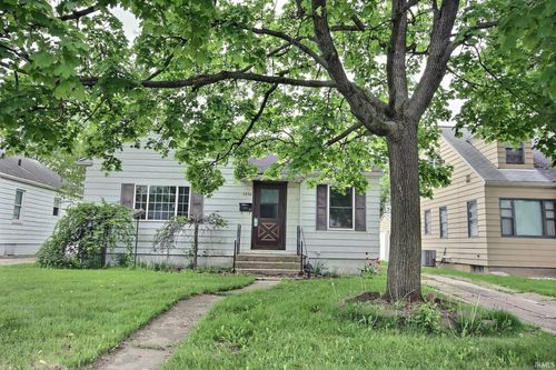 2434 Carlton Ct, Fort Wayne, IN, 46802-4522 | Card Image