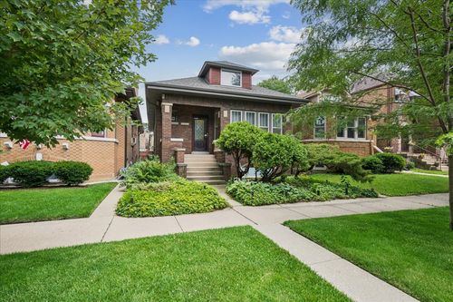 5725 N Sacramento Ave, Chicago, IL, 60659-4806 | Card Image