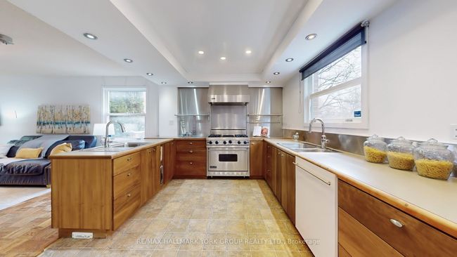 33 Ransom St, House other with 4 bedrooms, 3 bathrooms and 4 parking in Aurora ON | Image 16