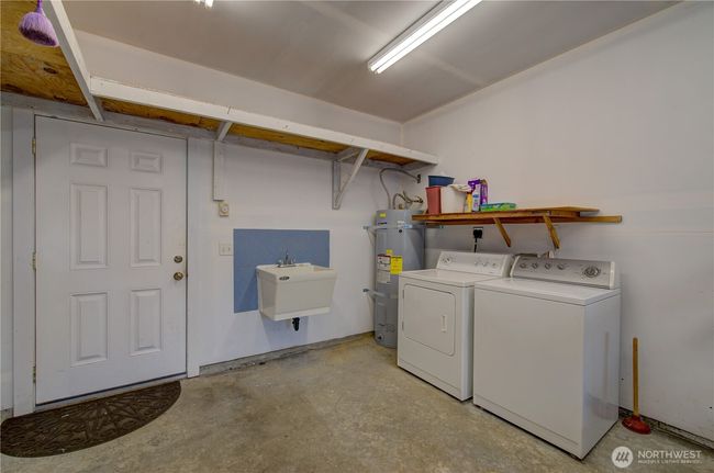 Apartment utility room | Image 35