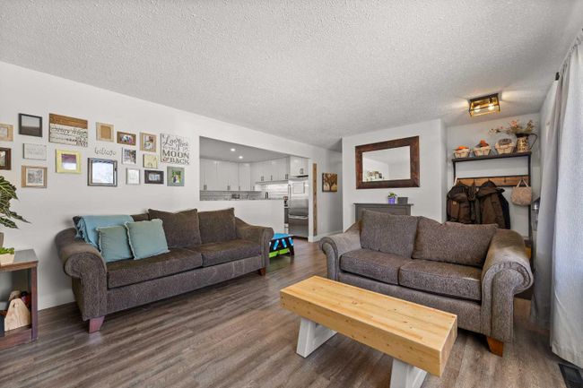 2143 18 Avenue, Home with 3 bedrooms, 1 bathrooms and 4 parking in Didsbury AB | Image 5