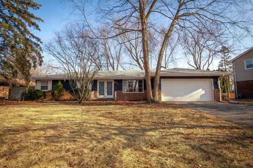 823 Pine Valley Drive, ROCKFORD, IL, 61107 | Card Image