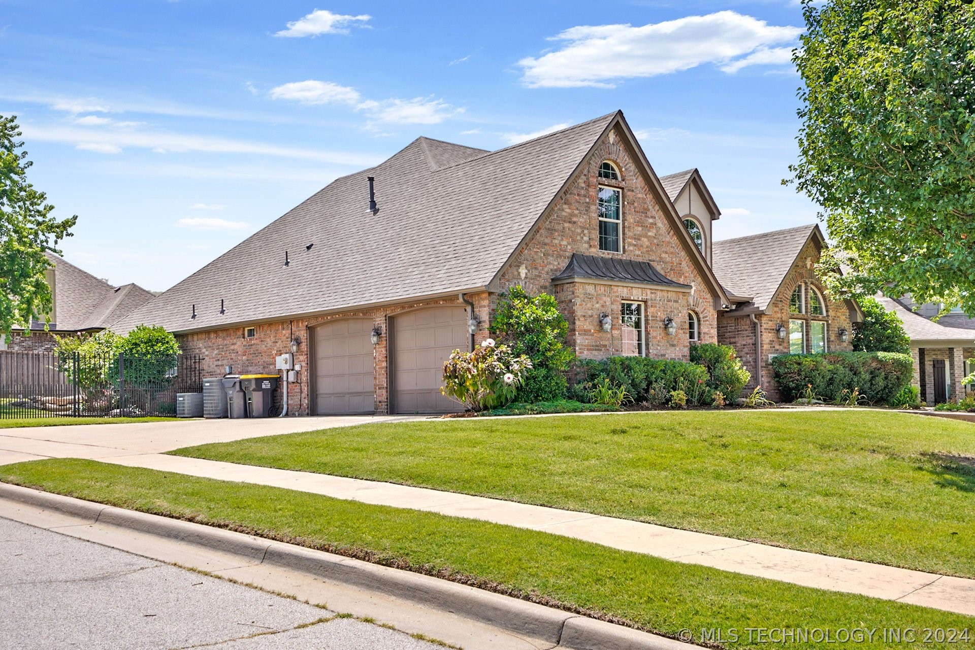 Velma Dr, Fayetteville, AR 72704