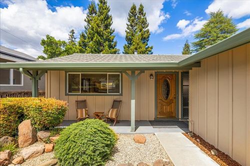 151 Lyell St, Los Altos, CA, 94022-4045 | Card Image