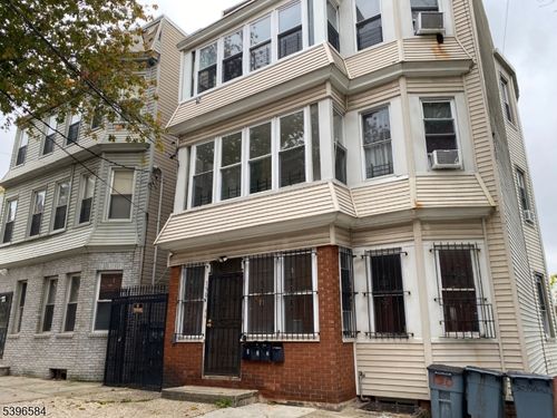 130 Milford Ave, Newark, NJ, 07108-2727 | Card Image