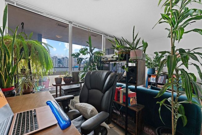 Office with a view of city | Image 21