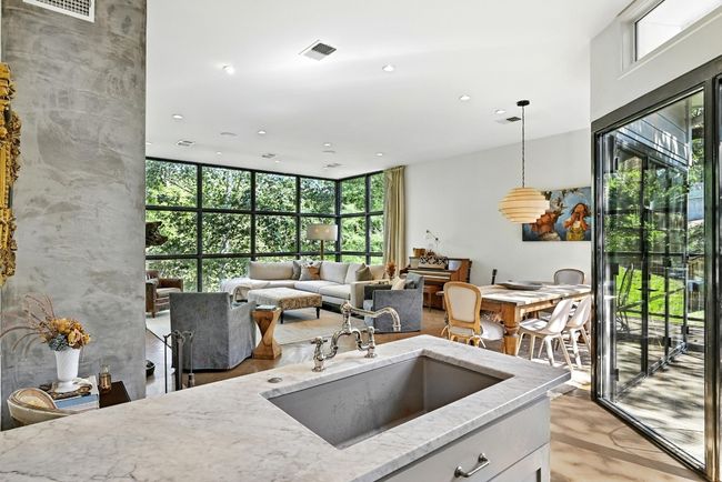 1700 S 6 Th St, House other with 3 bedrooms, 4 bathrooms and 2 parking in Austin TX | Image 19
