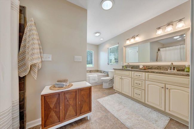 Owners Bath | Image 18