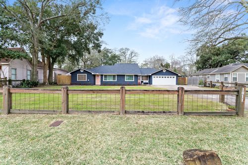 1011 Central Dr, Beaumont, TX, 77706-4639 | Card Image