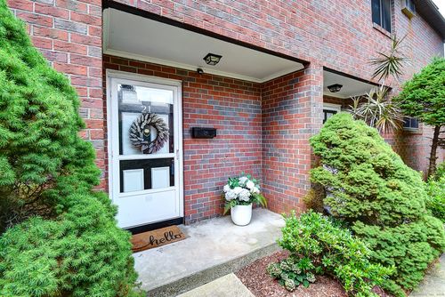 21-21 Sharon Ln, Wethersfield, CT, 06109-3409 | Card Image