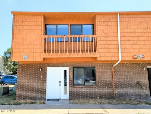 693 Carroll St, Akron, OH, 44304-1970 | Card Image