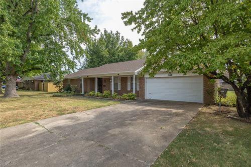 811 Crestwood St, Springdale, AR, 72762-5118 | Card Image
