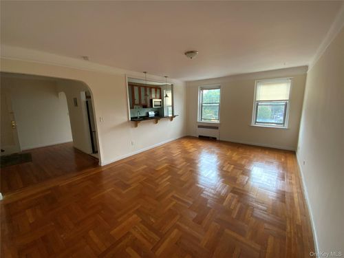 apt-4d-1 Broadway, White Plains, NY, 10601-3525 | Card Image