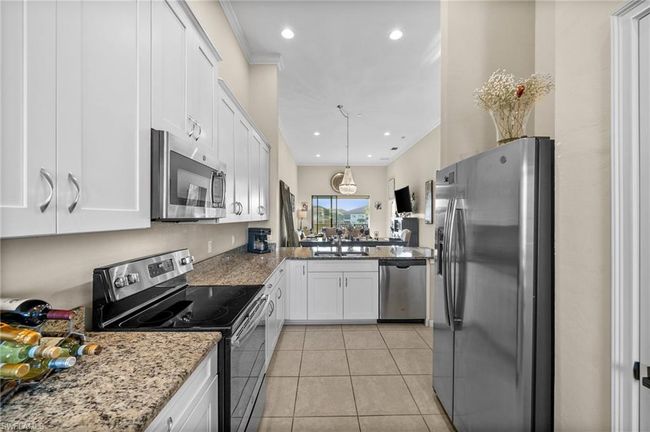 202 - 9366 Pocida Ct, Condo with 2 bedrooms, 2 bathrooms and 1 parking in Naples FL | Image 12