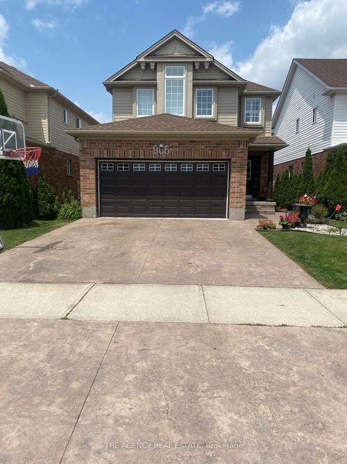 966 Silversmith St, London, ON, N6H5T5 | Card Image