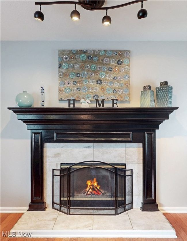 GAS FIREPLACE. | Image 17