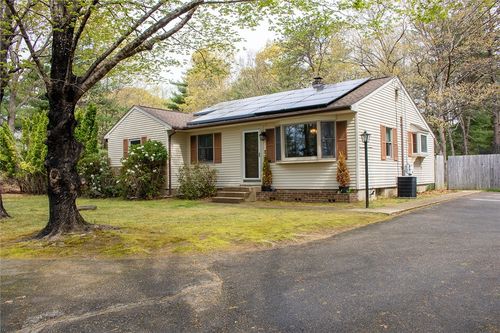 27 Club House Rd, Coventry, RI, 02816-6516 | Card Image