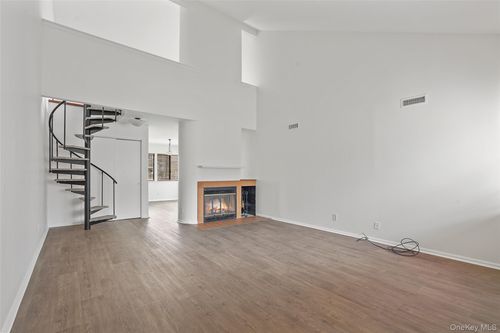 132 Stone Meadow, Lewisboro, NY, 10590 | Card Image