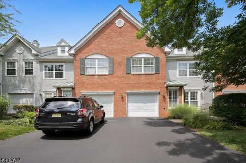 8 Hopkinson Ct, Basking Ridge, NJ, 07920-2952 | Card Image