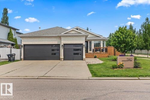 2 Grassview Cres, Spruce Grove, AB, T7X3H3 | Card Image
