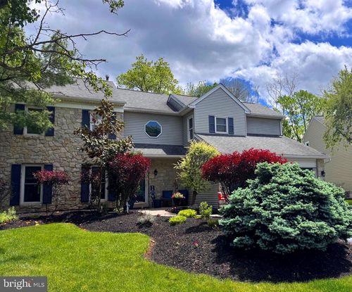 250 Freeland Dr, COLLEGEVILLE, PA, 19426-2677 | Card Image