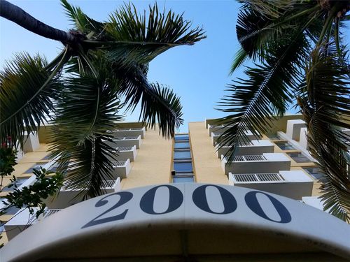 apt-605-2000 Ne 135th St, North Miami, FL, 33181-2105 | Card Image