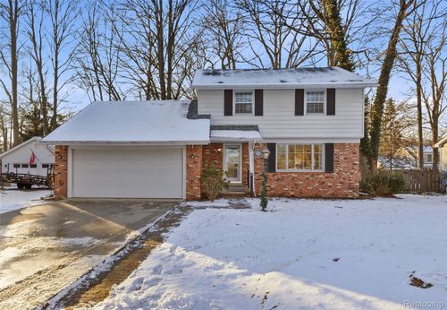 3679 Old Farm Ln, Fort Gratiot, MI, 48059-4403 | Card Image