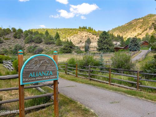 1513 Squaw Creek Rd, Edwards, CO, 81632-5459 | Card Image