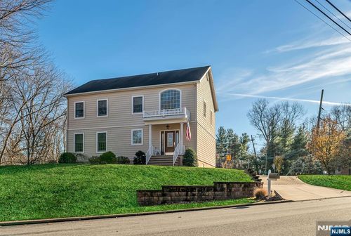 500 Blue Hill Ter, Franklin Lakes, NJ, 07417-2523 | Card Image