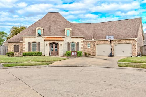 360 Windsor Ct, Port Neches, TX, 77651-5461 | Card Image