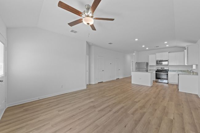 426 Aplite Pass, House other with 3 bedrooms, 2 bathrooms and 2 parking in Maxwell TX | Image 6