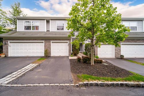 506 Southview Dr, Poughkeepsie, NY, 12601-3965 | Card Image