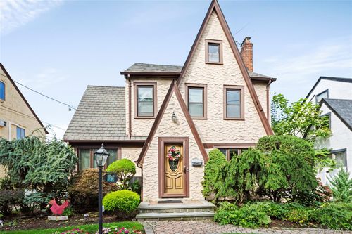 43 Marlborough Road, Hempstead, NY, 11552 | Card Image
