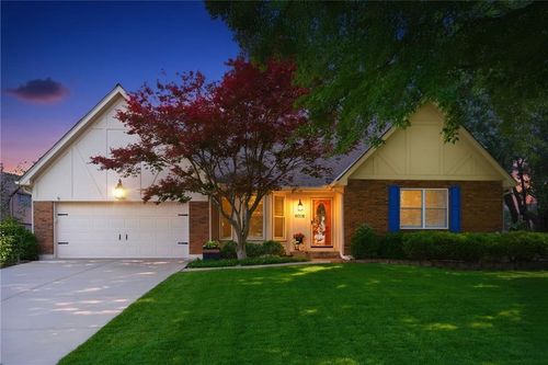 11705 W 109th Cir, Overland Park, KS, 66210-1252 | Card Image