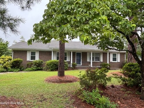 118 Forest Dr, Aberdeen, NC, 28315-4445 | Card Image
